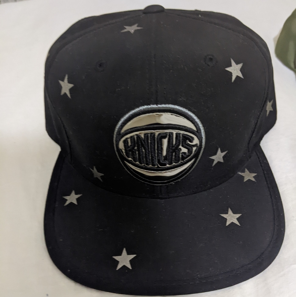 🔥SALE‼️Mitchell & Ness color black .